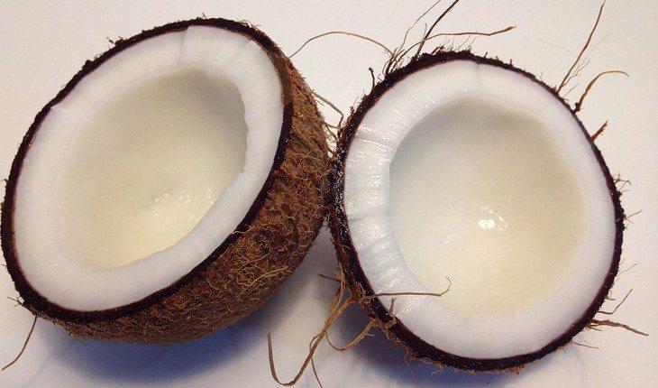 TESTE: você sabe consumir óleo de coco do jeito certo? 