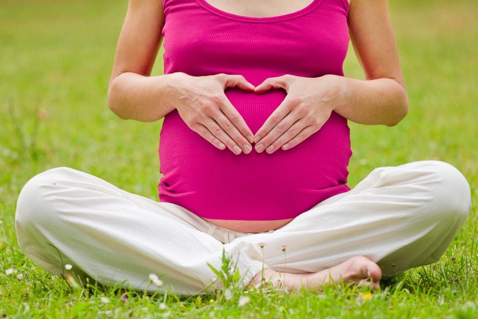 Exercícios para o parto melhoram a saúde da mamãe e do bebê 