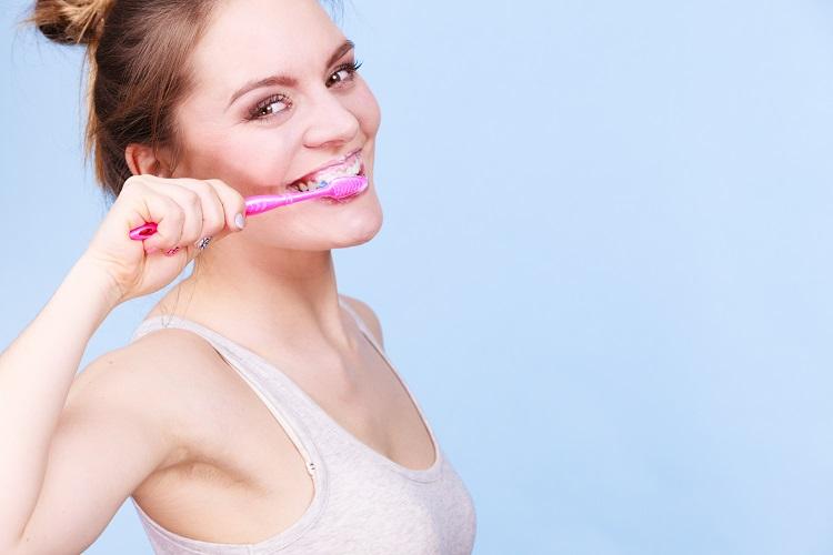 Escova de dentes ideal: saiba como escolher a sua! 