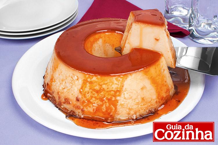 Quem não gosta de pudim, uma das sobremesas mais tradicionais na mesa dos brasileiros? Confira este Pudim de baunilha e faça em casa!