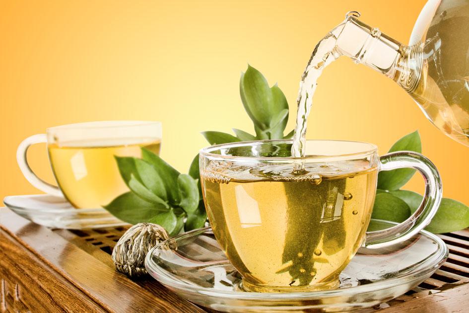 Fácil e prática os chás são alternativas naturais para o tratamento de doenças como gripes e resfriados. Veja 5 receitas de chás com poder curativo!
