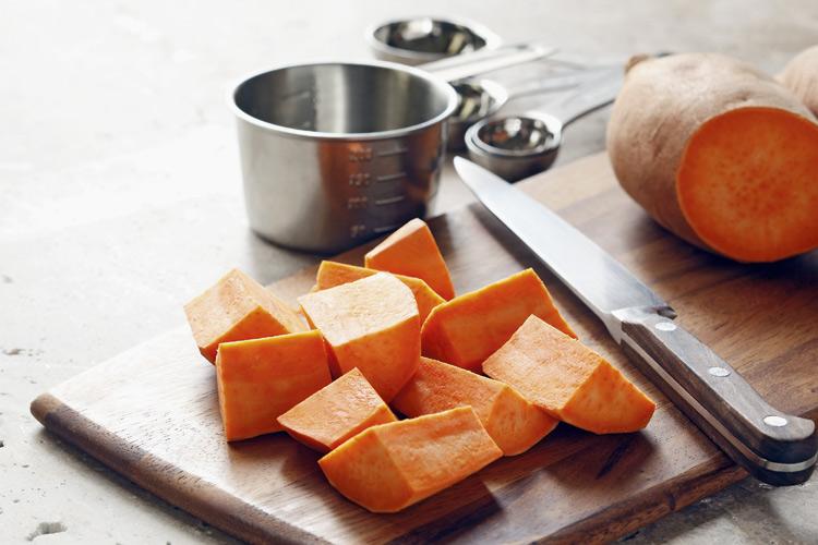 Receitas saborosas com batata-doce: inove na cozinha com esse alimento funcional! 