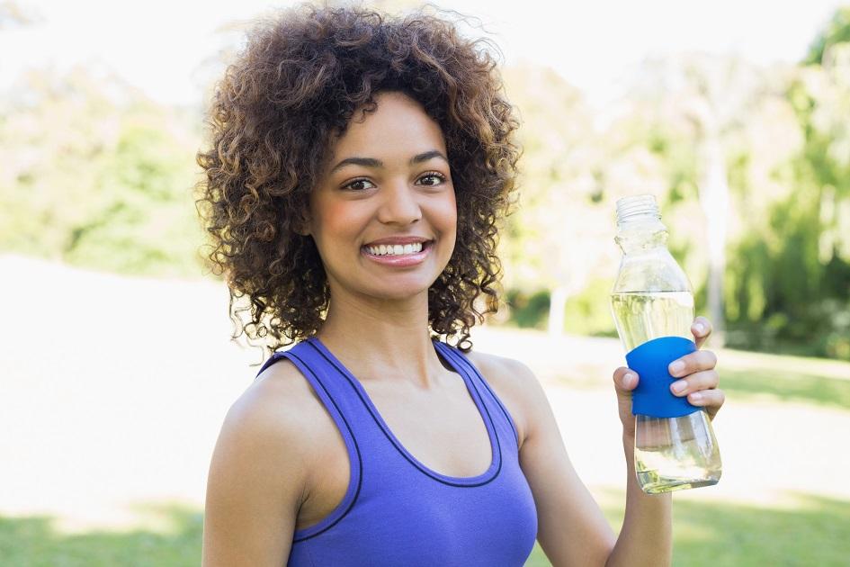 Água emagrece: ela tem zero calorias e ainda ajuda a perder peso! 