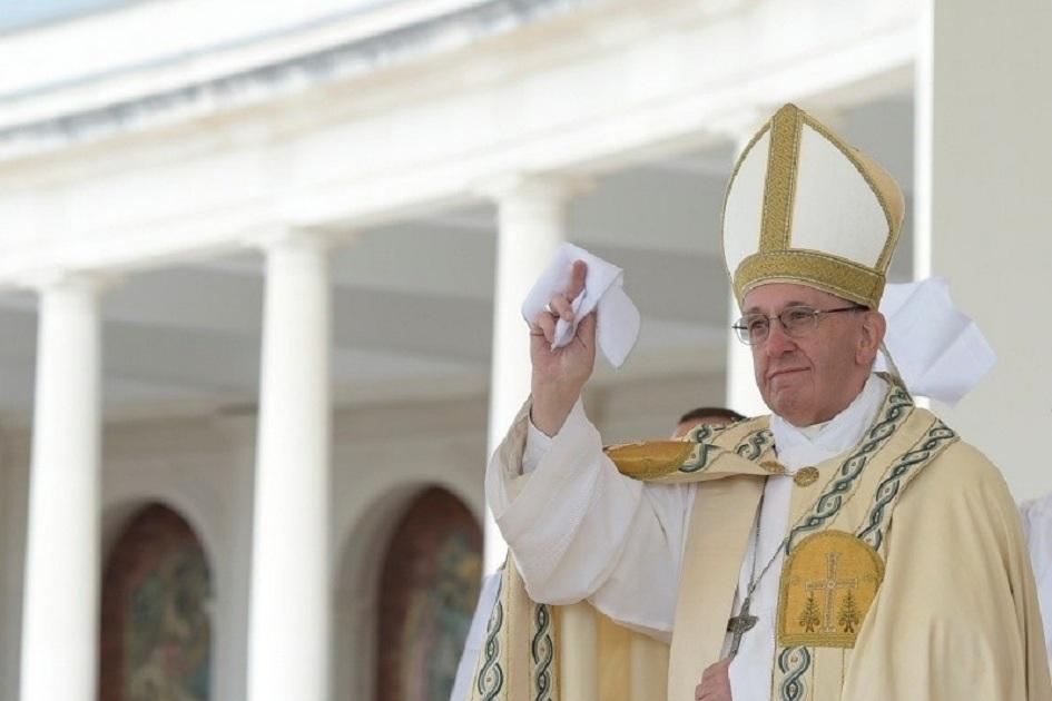Papa Francisco celebra missa de canonização dos pastorinhos 