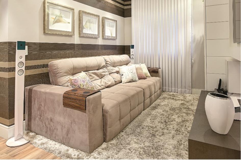 Uma sala versátil, moderna e confortável é tudo que você precisa para deixar sua casa perfeita para qualquer ocasião! Confira o incrível projeto