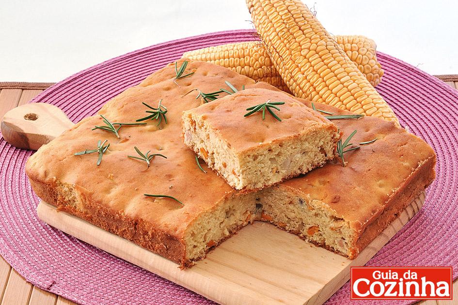 Aprenda como fazer esta Torta-pão de milho. Abaixo, você confere o modo de preparo explicado passo-a-passo! É fácil e prático!