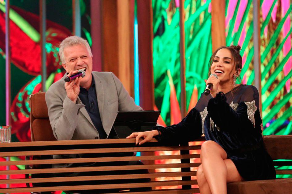 A cantora Anitta participou do programa Conversa com Bial e falou sobre sua carreira internacional e as dificuldades que passou durante a vida