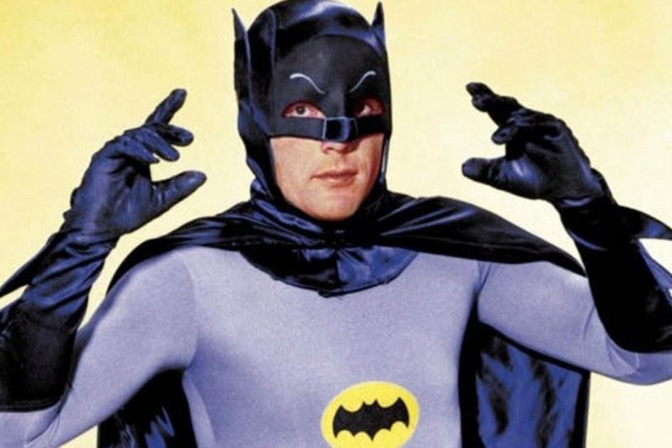 Morre o ator Adam West, conhecido por interpretar Batman na televisão 