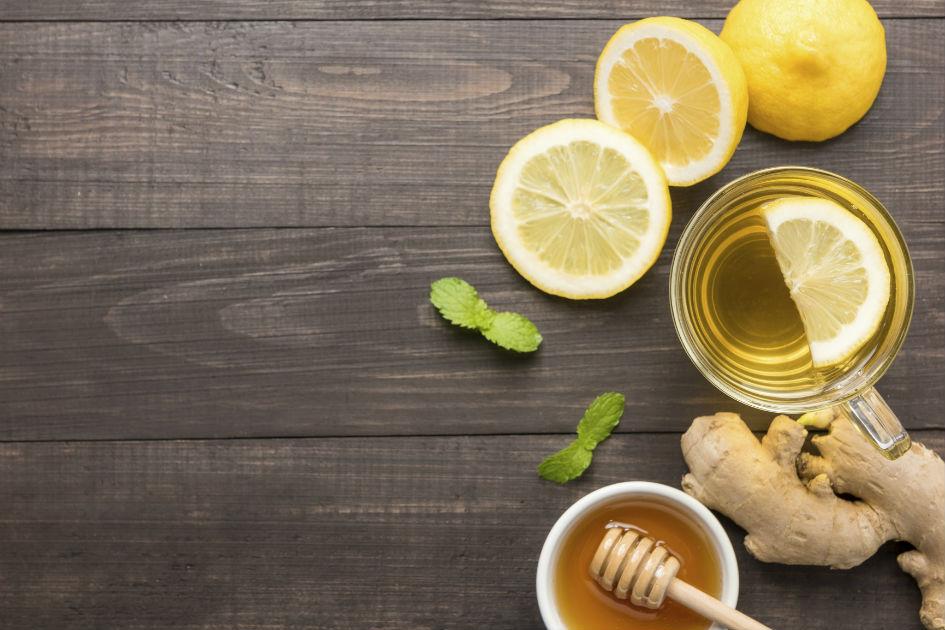 O gengibre com limão é uma poderosa combinação detox que pode fazer milagres por quem deseja queimar gorduras e ficar de bem com a balança!