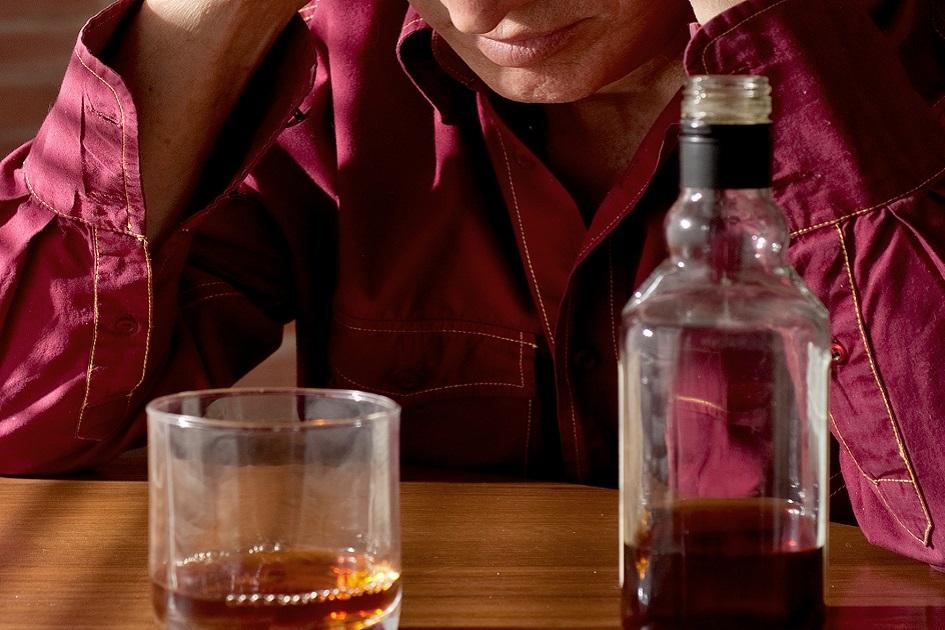 Saiba os perigos do alcoolismo em idosos 
