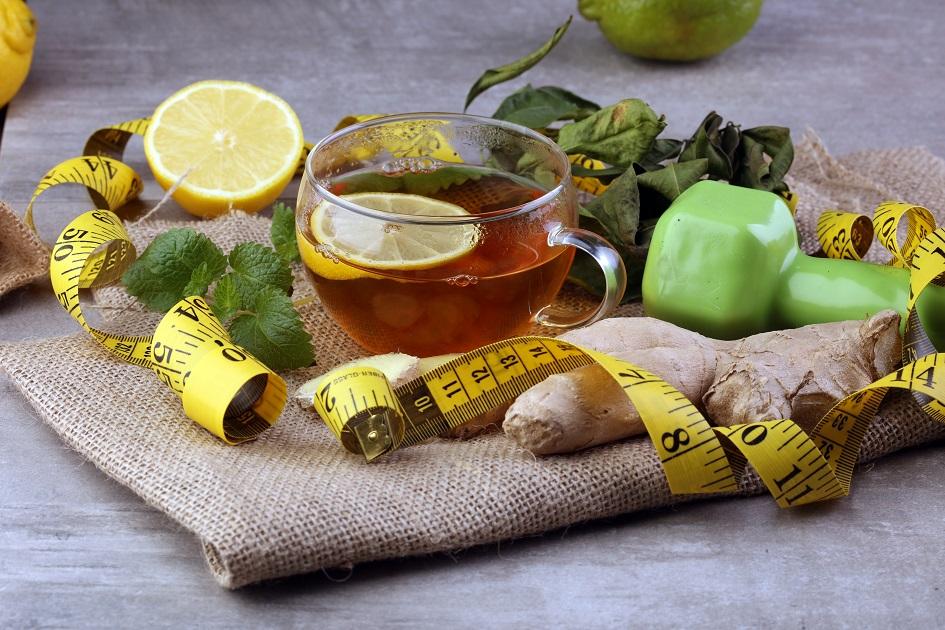 Chás que emagrecem: 8 receitas com frutas para perder peso e secar a barriga 