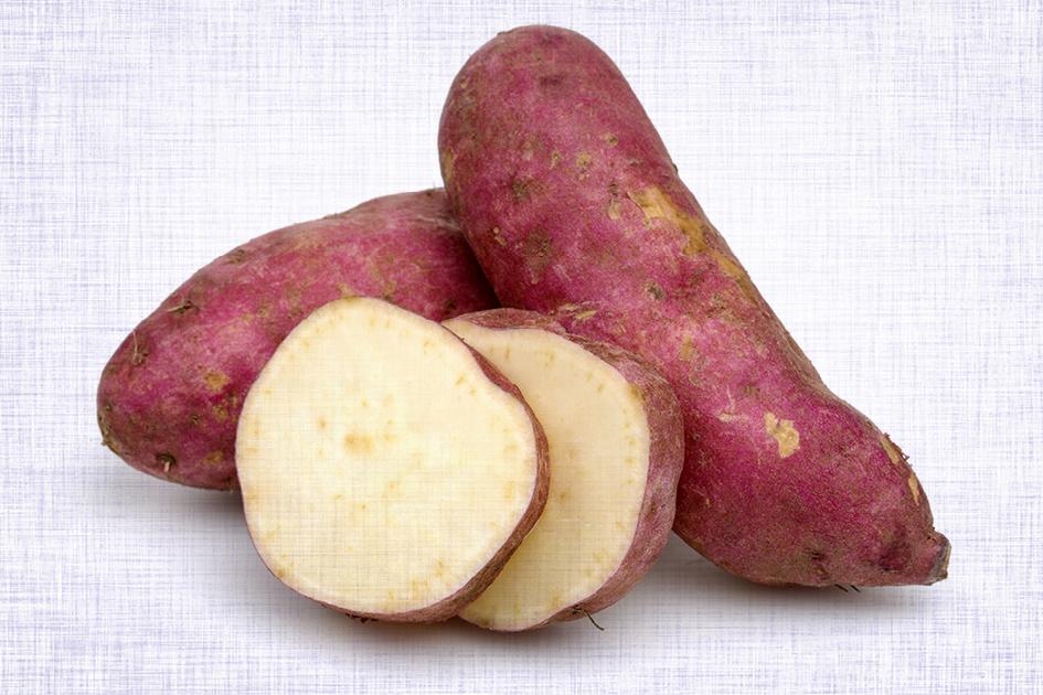 Além de agir a favor do organismo, a batata-doce ainda contribui para ganho de energia e perda de peso. Veja esses e outros motivos para consumir!