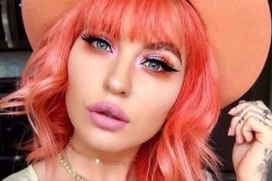 Neon peach hair: a versão vibrante do cabelo cor de pêssego! 