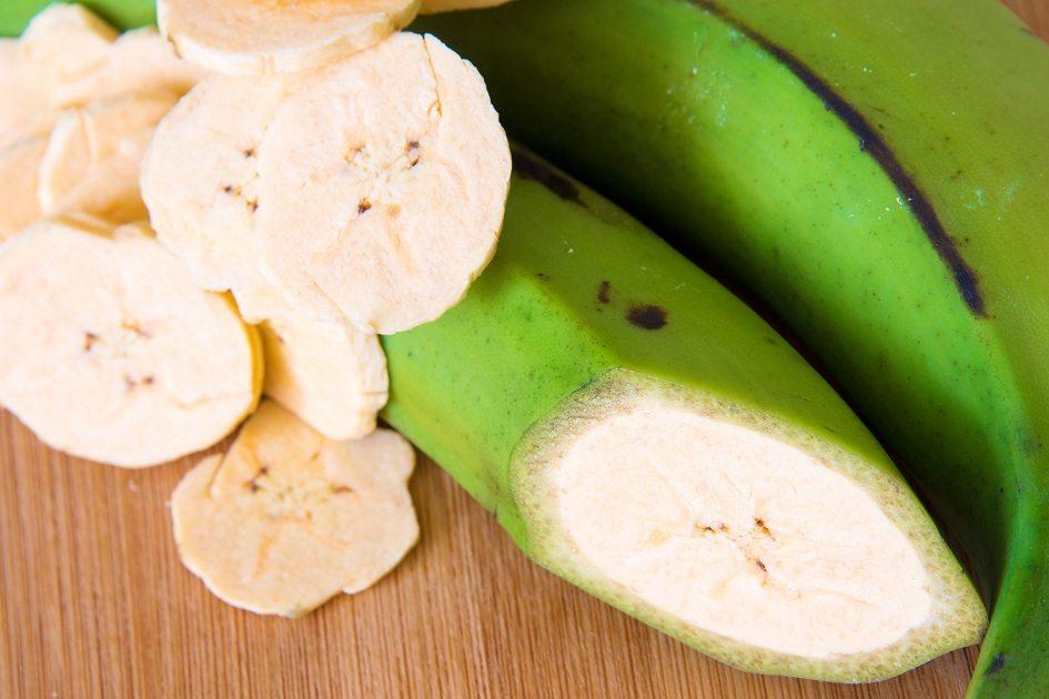 Além de ajudar a emagrecer e a conquistar massa magra, a banana verde controla a glicemia! 