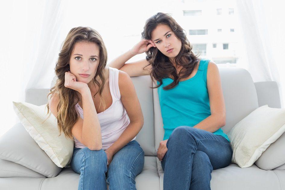 Será que sua filha está sofrendo do típico mau-humor em adolescentes ou o problema é a efervescência de hormônios? Descubra aqui e saiba como ajudá-la!