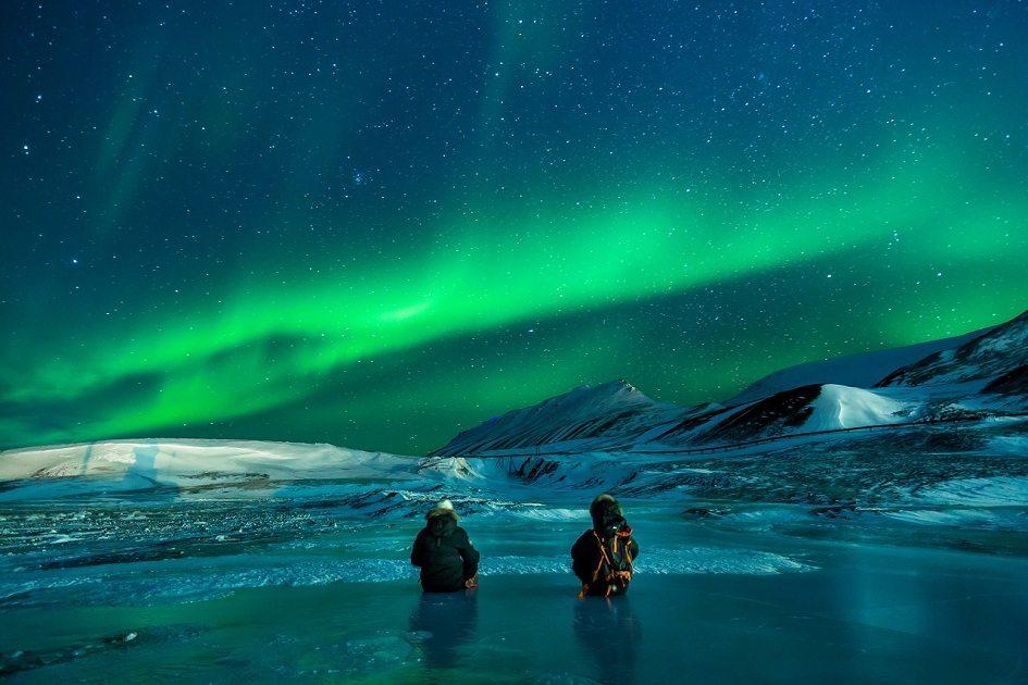 5 destinos para você descobrir e se encantar pela aurora boreal 