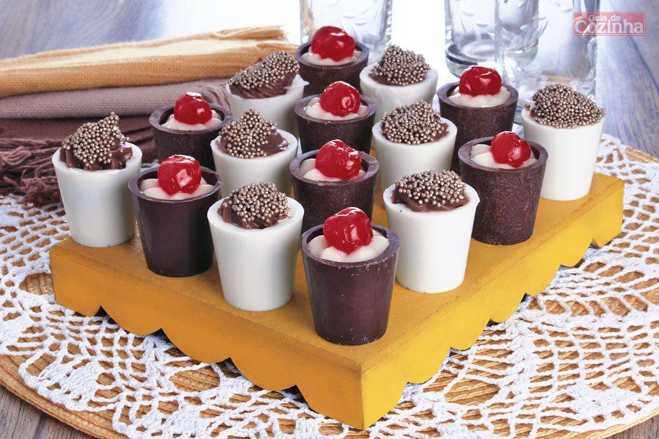 Confira esta receita de Mousse no copinho de chocolate! É uma excelente opção para servir em festinhas ou para vender e lucrar!