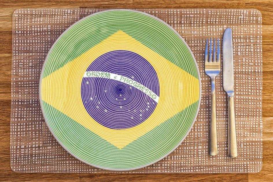 O Brasil é um país enorme e em cada canto é possível encontrar uma culinária típica e diferente. Confira as comidas mais populares em cada região.