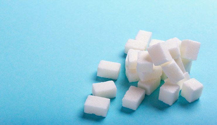 Açúcar refinado: descubra 5 opções saudáveis para substituir o alimento 