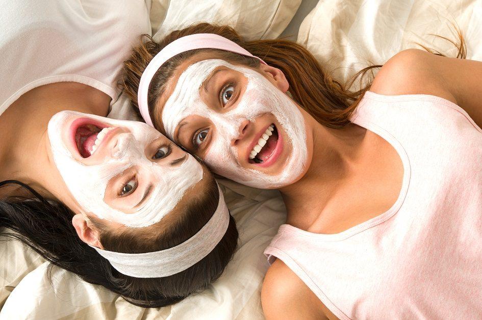 Trouxemos 5 máscaras poderosas para usar no corpo e no rosto. Você pode prepará-las no conforto da sua casa e deixar a sua pele hidratada e cheia de vida
