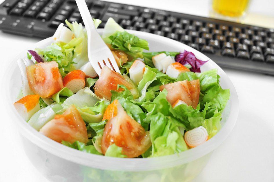 Salada todo dia: use e abuse do benefícios dos verdinhos para sua saúde! 