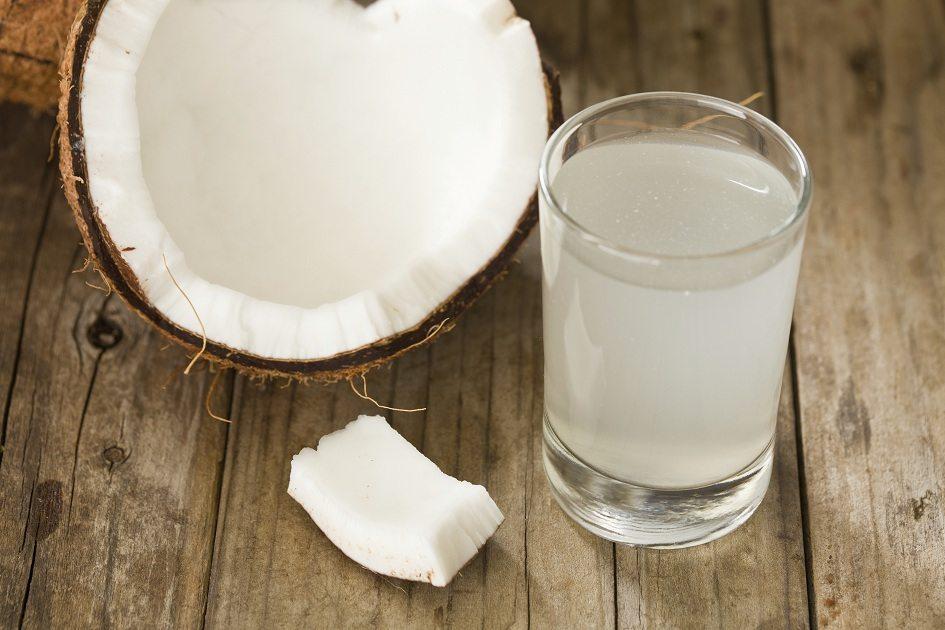 Sucos hidratantes com água de coco: mantenha-se saudável durante o verão! 