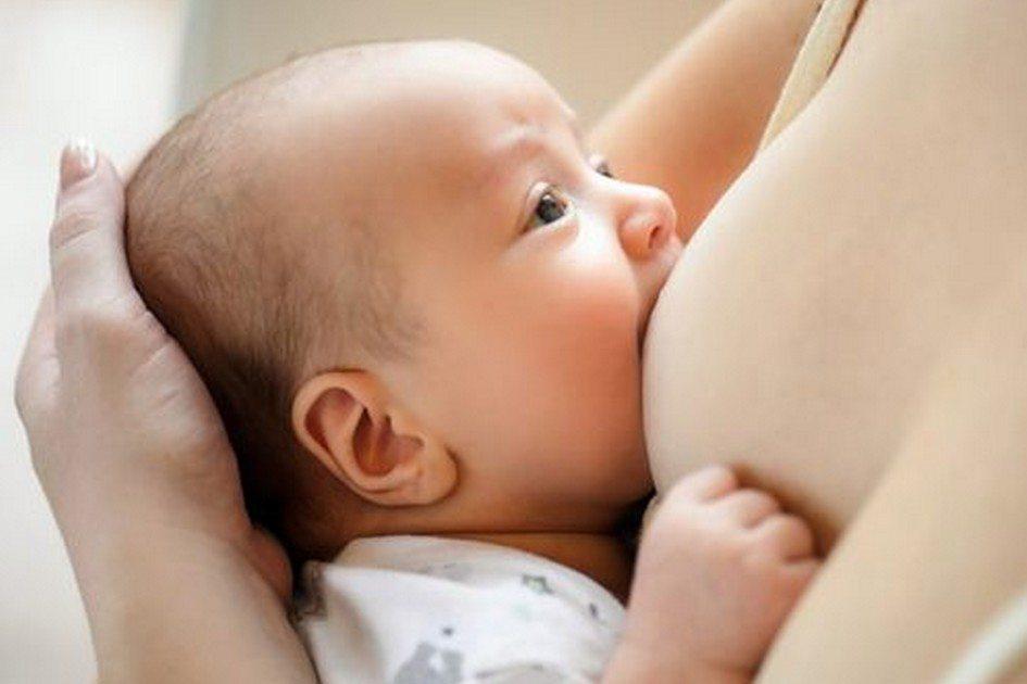 Amamentar é um ato de amor! Conheça 7 benefícios do leite materno para o bebê e sua importância até no mínimo, 6 meses de idade da criança