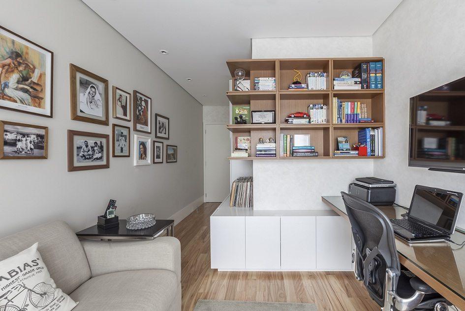 Com estratégias pensadas e marcenaria planejada, a arquiteta Luciana Tomás projetou um home office perfeito para os momentos de trabalho e estudo