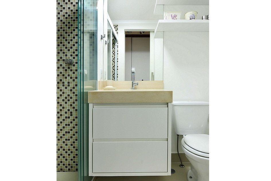 Este banheiro funcional de apenas 2,60m² é a prova de que é possível manter tudo em ordem até mesmo nos cômodos de metragem reduzida