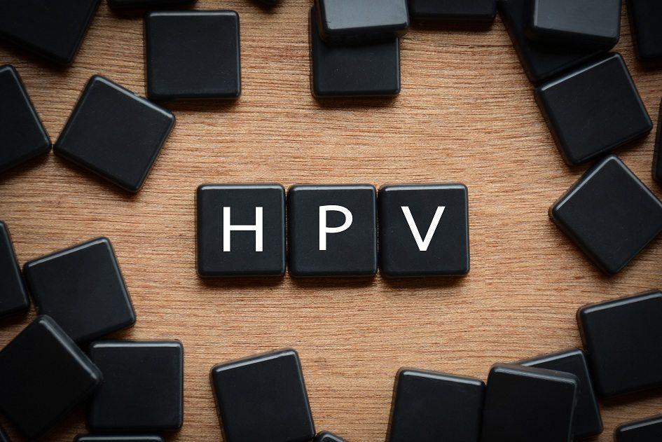 Cerca de 70% dos casos de câncer de colo do útero apresentam o papilomavírus como causa, o que faz da doença um dos maiores perigos do HPV