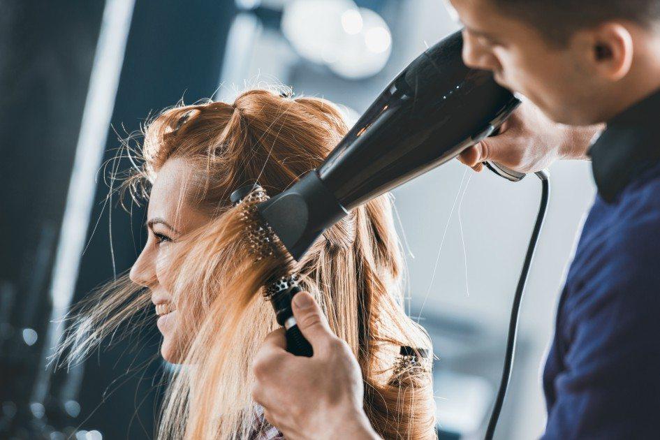 Protetor térmico para cabelo: aprenda a usar o produto e manter os fios saudáveis 