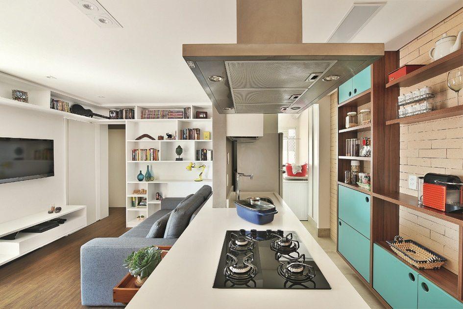A sala ficou muito mais espaçosa, prática, charmosa e aconchegante ao ser integrada à cozinha. Aposte nos ambientes unidos!