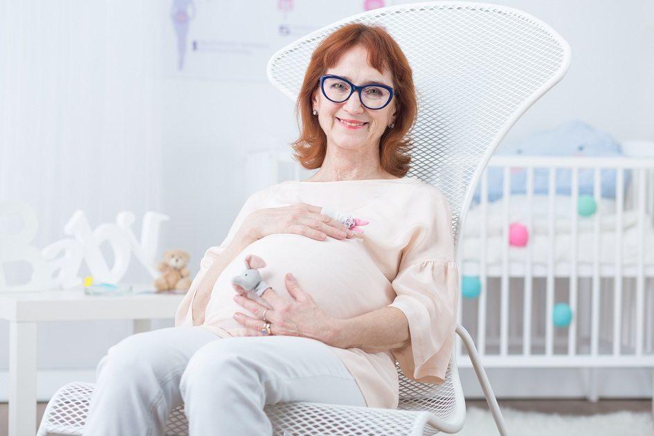 Cuidados com a gravidez tardia: veja como garantir a saúde da mãe e do bebê 