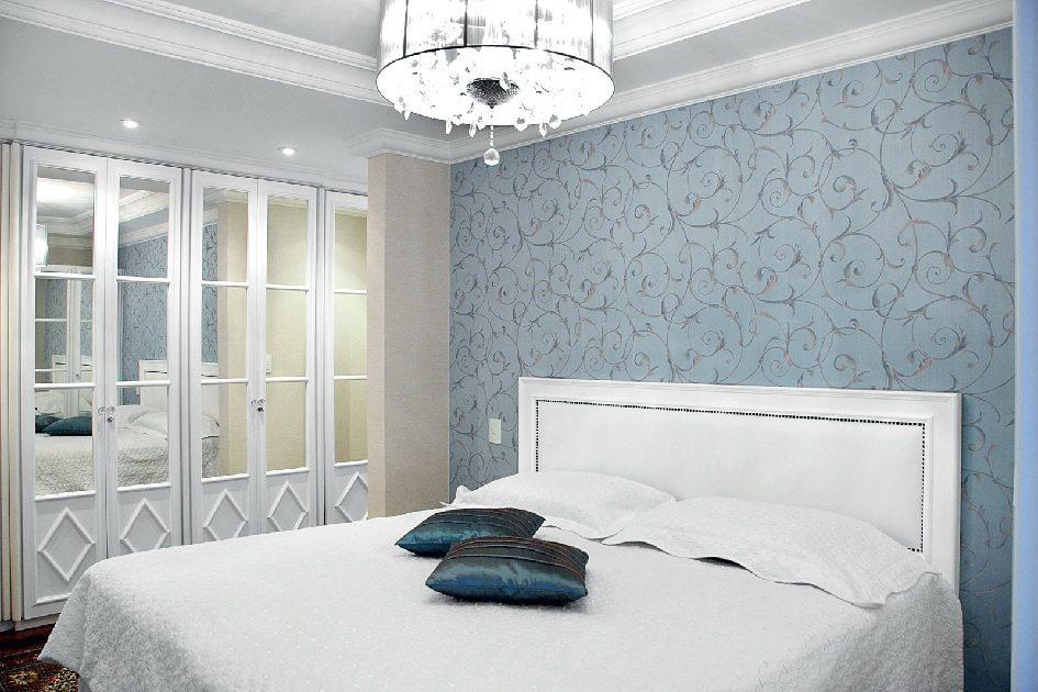 Elegância atemporal: o estilo clássico do quarto garante um cômodo sempre em alta 