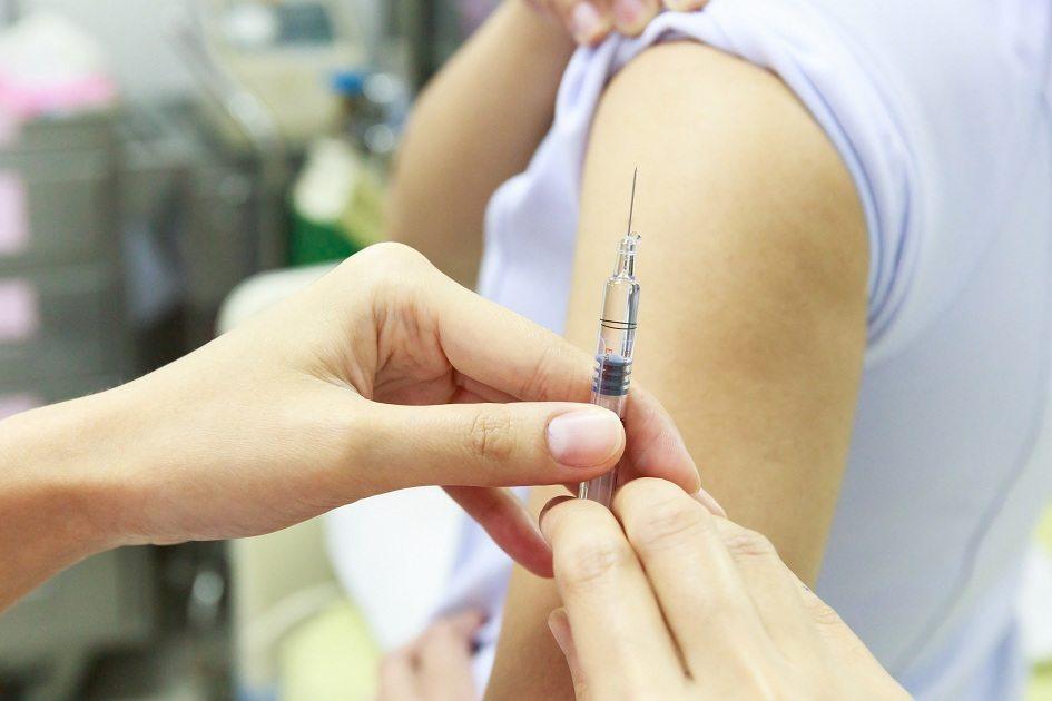 Vacina contra febre amarela: entenda o que é a dose fracionada 
