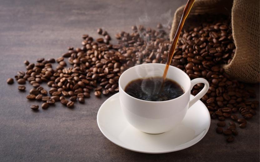 Café ajuda a emagrecer? Conheça os benefícios da bebida para a saúde 
