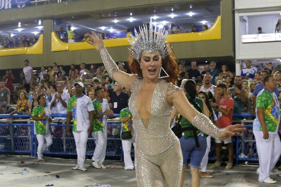 Luxo, homenagens e tributo às mulheres negras na segunda noite de desfiles no Carnaval do Rio 