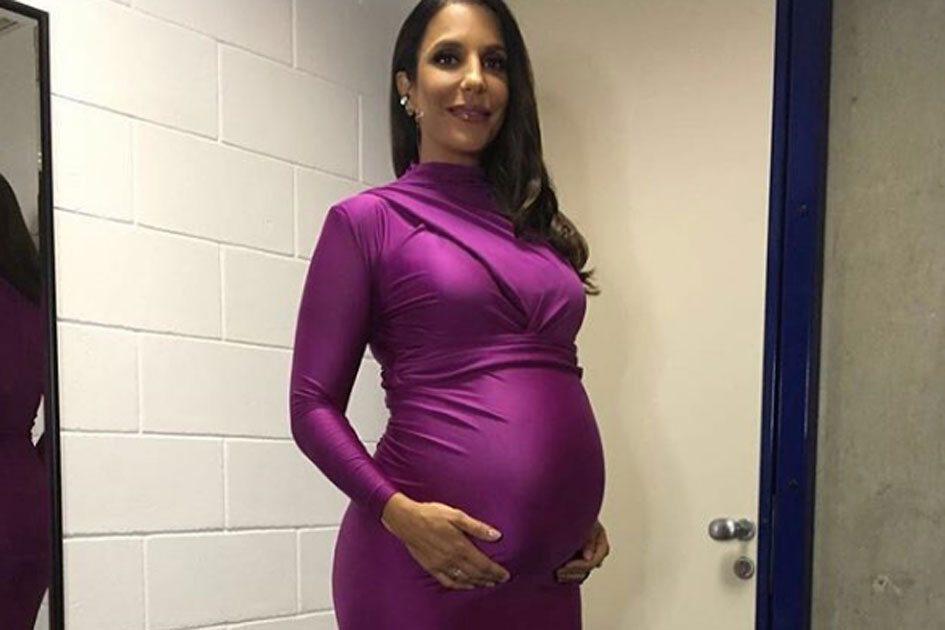Ivete Sangalo compartilha nova foto das gêmeas com os médicos responsáveis pelo parto; vem ver! 