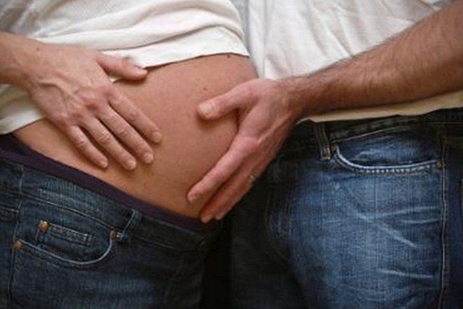 Síndrome de Couvade: descubra como a gravidez altera o comportamento de alguns homens 