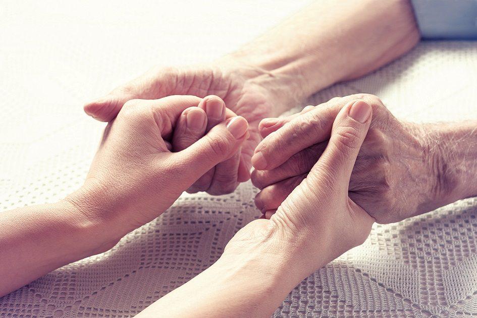 Saiba como a família pode lidar com o Alzheimer na terceira idade 