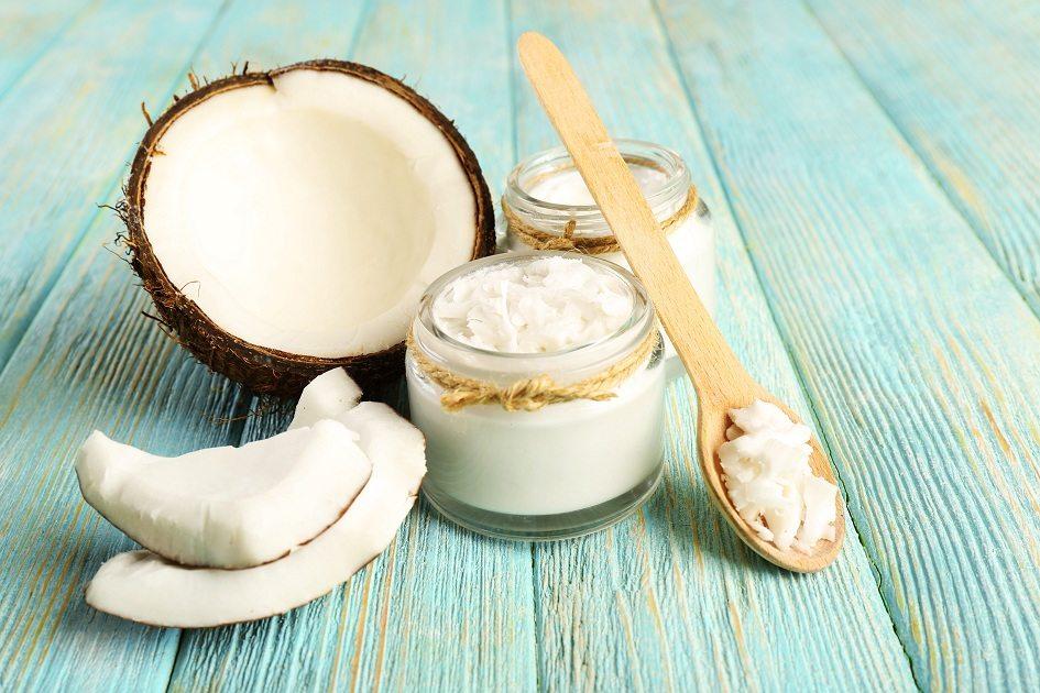 Óleo de coco: rico em gordura boa, ele garante muitos benefícios ao corpo 