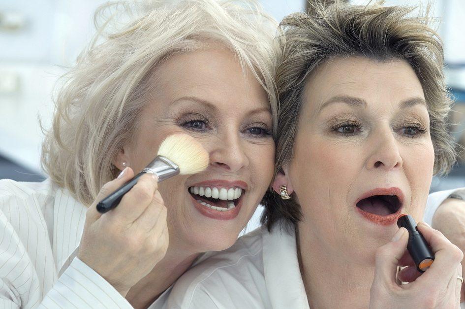 Maquiagem para mulher mais velha: truques que deixam você mais jovem 