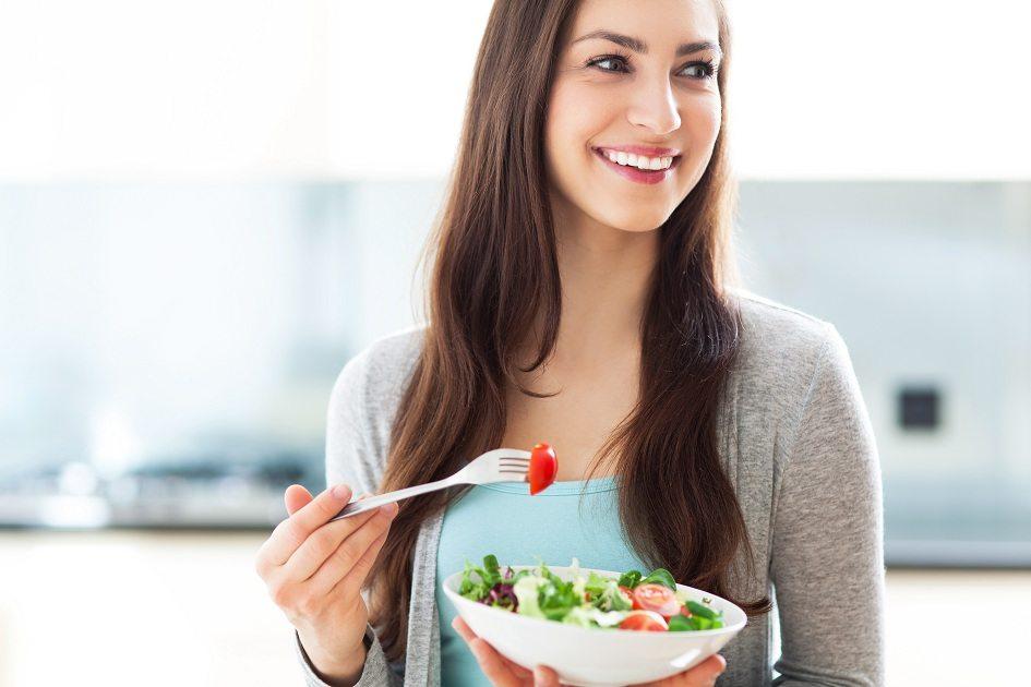Saladas com manga: aposte nessa combinação diferente e deliciosa! 