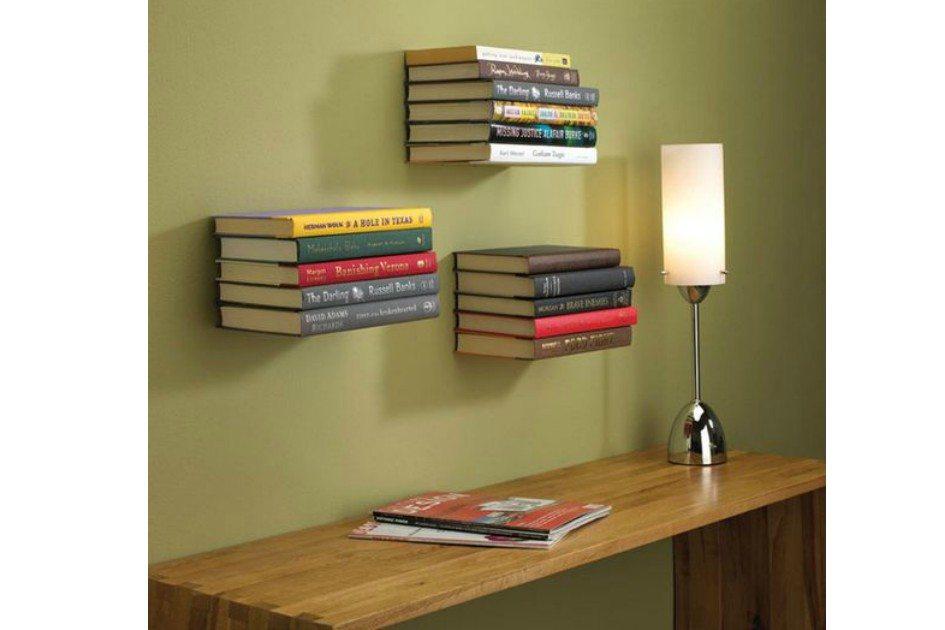 Organize seus livros em uma prateleira invisível: veja fotos e faça a sua 