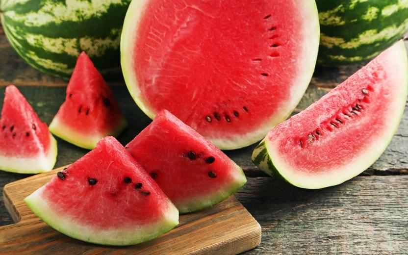 Benefícios da melancia: saiba como aproveitar o melhor da fruta no verão 