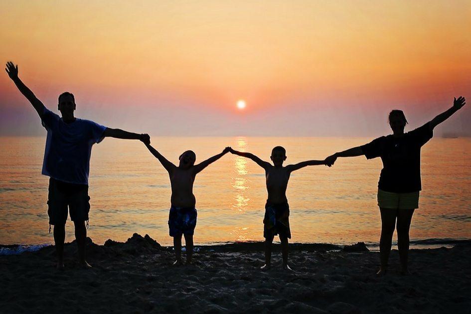 Simpatias para os familiares: conheça rituais para melhorar a vida em família 