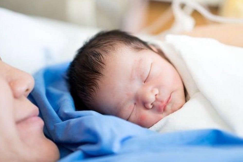 Identificada logo nos primeiros dias de vida, a icterícia em bebês é uma doença mais comum do que se imagina! Saiba o que é e como tratar!