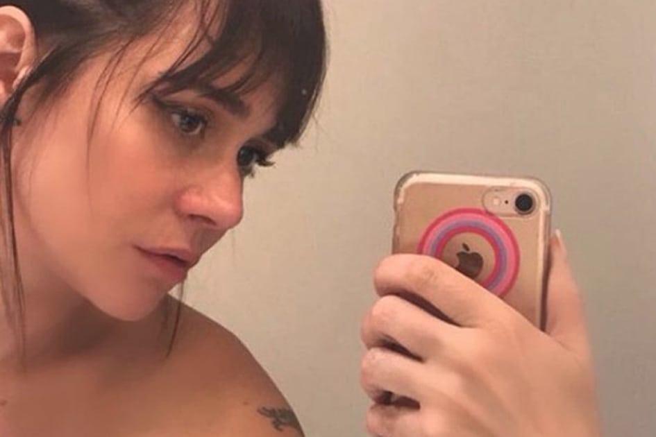 Alessandra Negrini faz selfie de topless e chama atenção dos fãs 