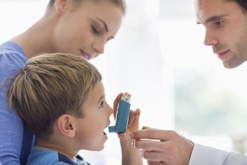 Impacto da asma nas crianças pode afetar o desempenho escolar 
