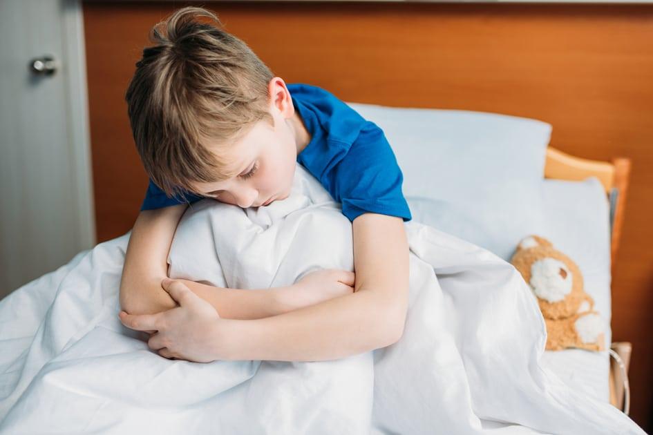 Como ajudar a criança a parar de fazer xixi na cama? 
